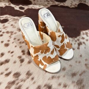 Gianni Bini Cowhide Pattern Mules
